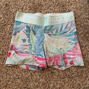 Nike pro Hawaiian shorts